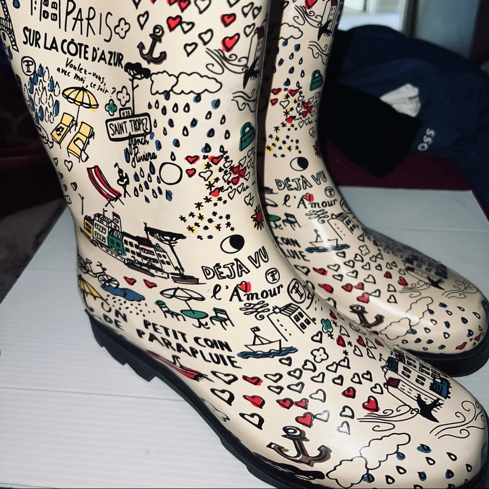 Women rain boots size 8.5